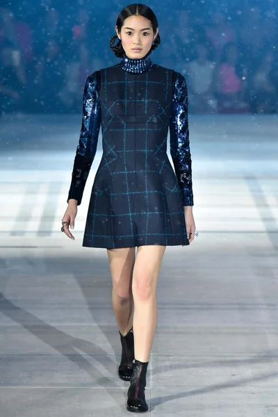Look 33